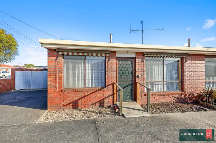 1/30 Saxtons Drive, Moe VIC 3825