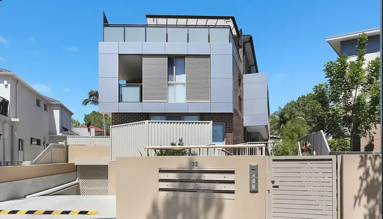 8/32 NOBLE AVENUE, Strathfield NSW 2135