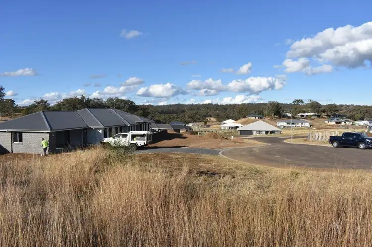 6 Plough Drive, Meringandan West QLD 4352
