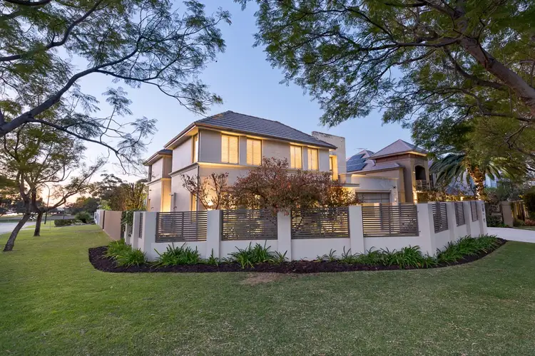 2 Flanagan Road, Applecross WA 6153