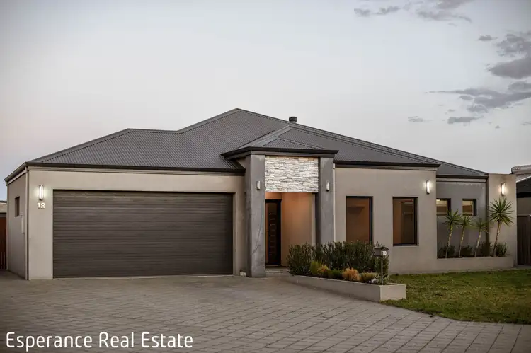 18 Lyon Parade, Castletown WA 6450