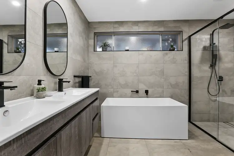 Fifth view of Homely house listing, 2 Siddeley Avenue, Kanahooka NSW 2530