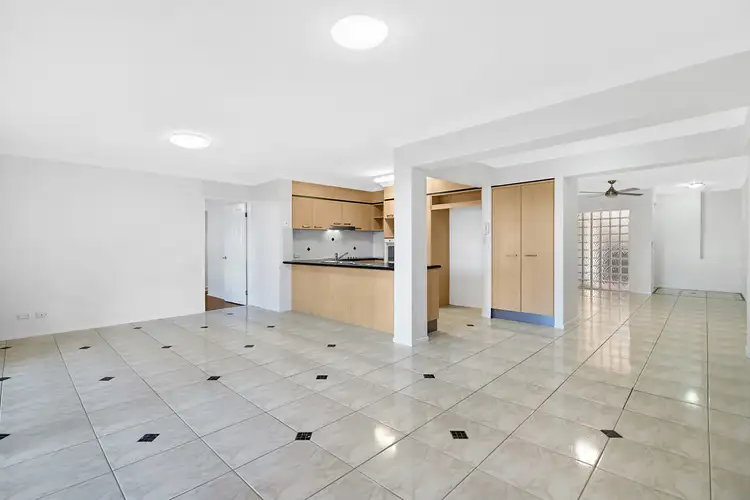 Fifth view of Homely unit listing, 37/82-86 Limetree Parade, Runaway Bay QLD 4216