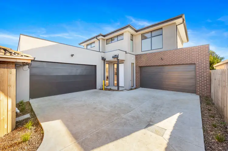 Main view of Homely townhouse listing, 2/41 Bowen Street, Cranbourne VIC 3977