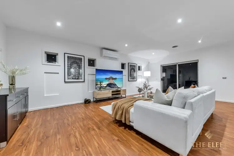 Fifth view of Homely house listing, 8 Bloomingdale Court, Sanctuary Lakes VIC 3030