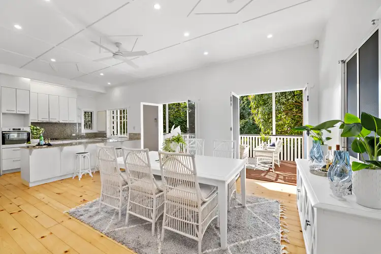 19 Foch Street, Wynnum West QLD 4178