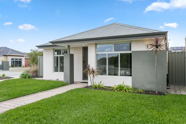 11 Wadham Link, Piara Waters WA 6112