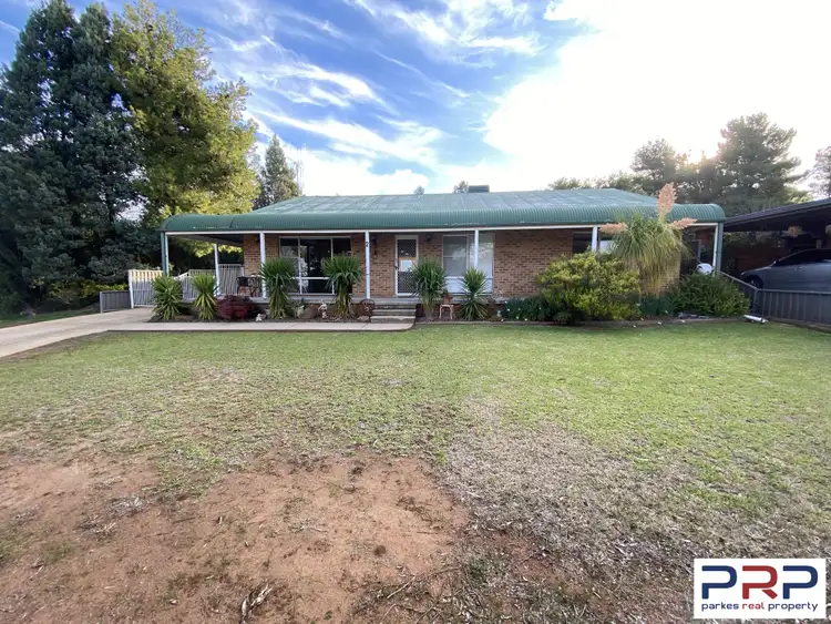 2 Glenhaven Avenue, Parkes NSW 2870