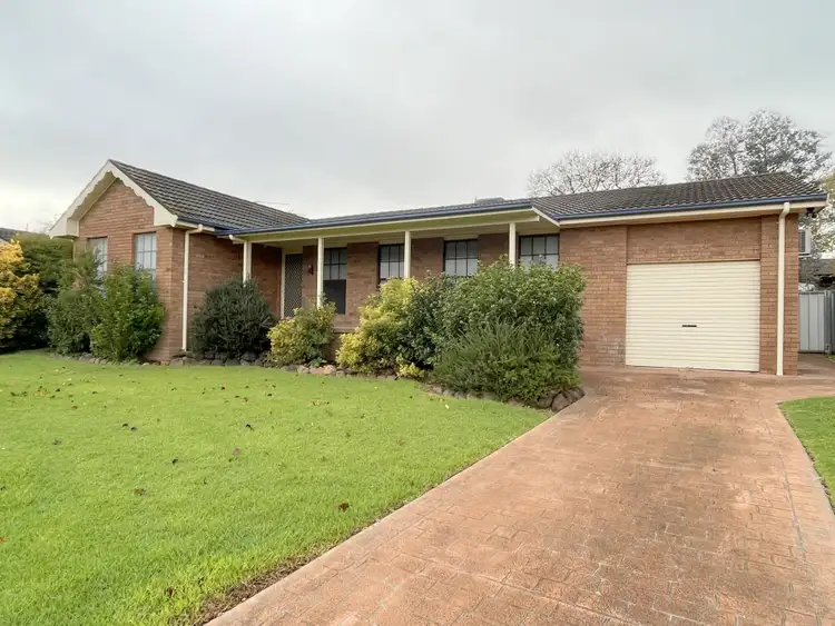 29 Kibbler Street, Cowra NSW 2794