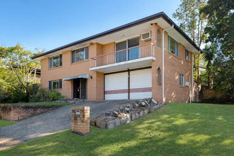 6 Owarra Avenue East, Ferny Hills QLD 4055