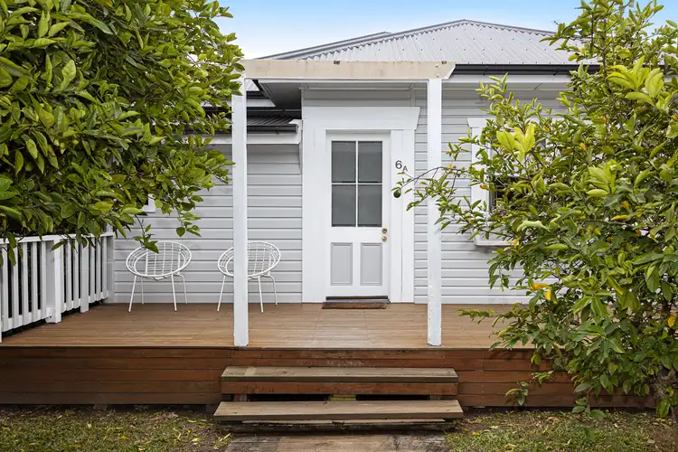 6 Manley Street, Redcliffe QLD 4020