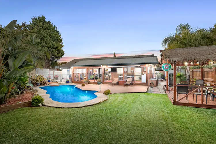 25 Jackie Close, Rowville VIC 3178