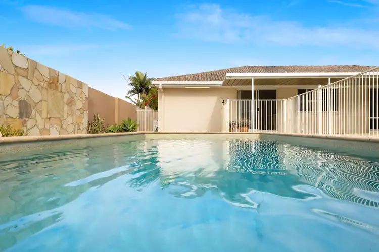 18 Christa Way, Benowa Waters QLD 4217