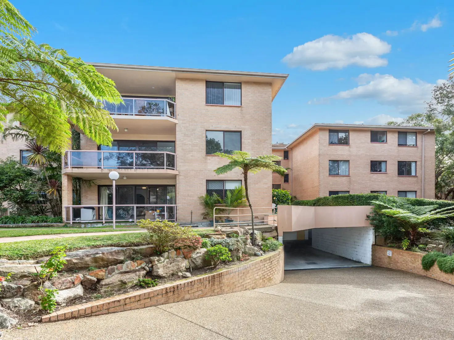 Main view of Homely unit listing, 10/74-78 Howard Avenue, Dee Why NSW 2099