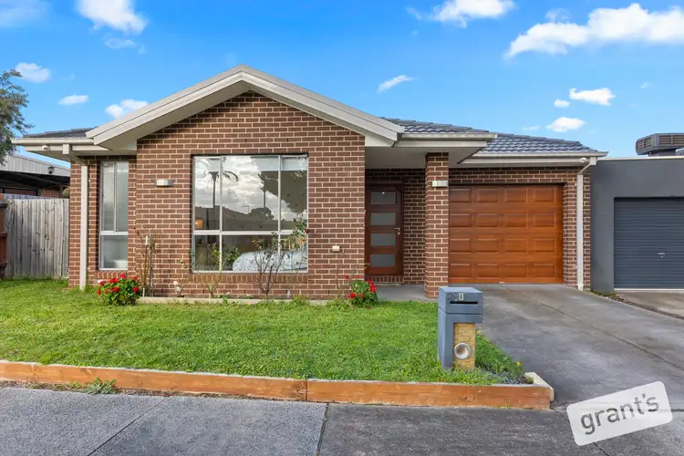 Main view of Homely house listing, 8 Pinjarra Court, Narre Warren VIC 3805