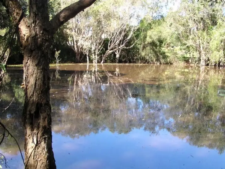 10 LAVENDER ST, Lamb Island QLD 4184