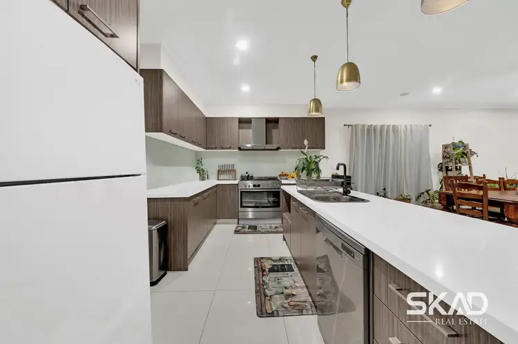 Fifth view of Homely house listing, 15 Emblem Way, Craigieburn VIC 3064