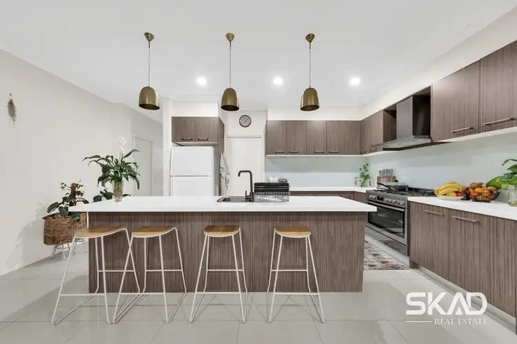 Sixth view of Homely house listing, 15 Emblem Way, Craigieburn VIC 3064