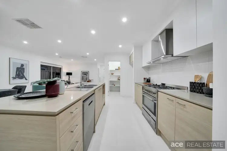 Fifth view of Homely house listing, 44 Dawley Circuit, Werribee VIC 3030