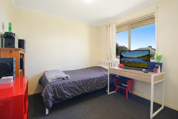 Fifth view of Homely house listing, 8 Jennifer Place, West Wodonga VIC 3690