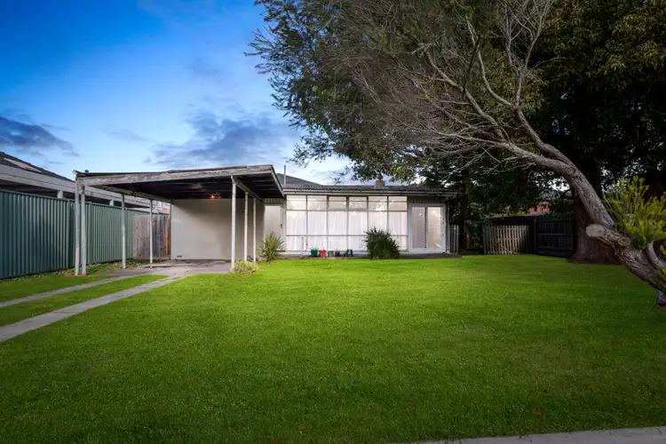 2 Burrapike Avenue, Springvale VIC 3171
