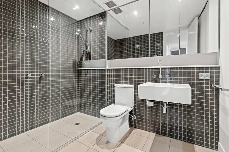 Fourth view of Homely apartment listing, 2403/1 Freshwater Place, Southbank VIC 3006