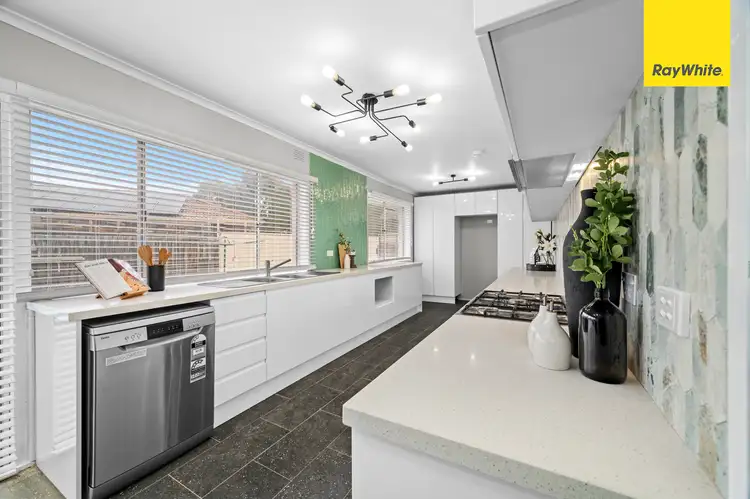 28 Fraser Street, Melton South VIC 3338