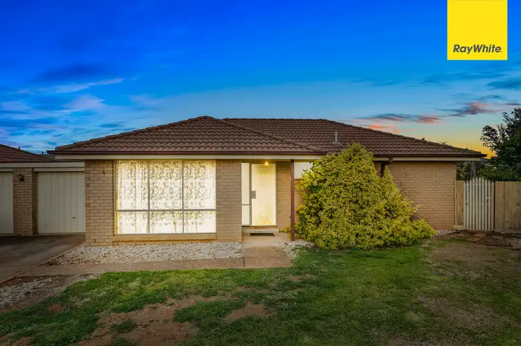 2/7 Coventry Place, Melton South VIC 3338