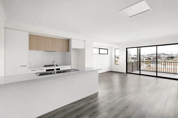 Seventh view of Homely townhouse listing, 2 Antrim Walk, Strathtulloh VIC 3338