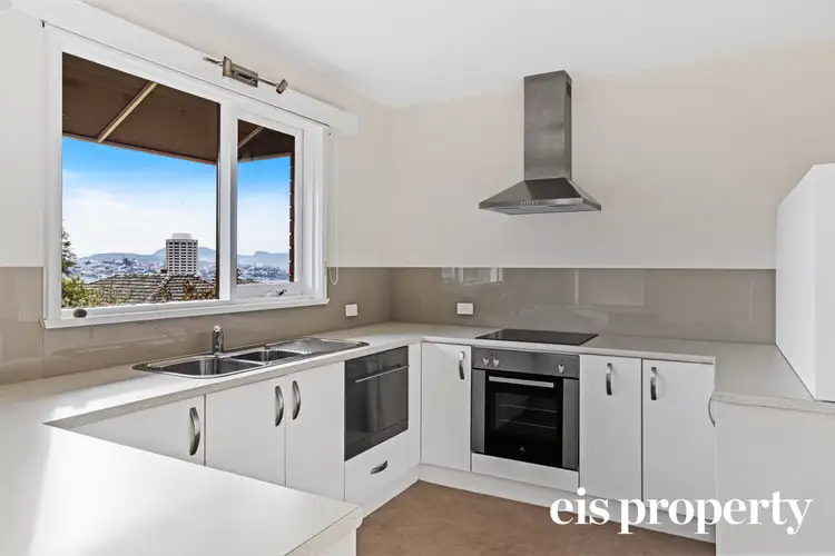 1/5 Manresa Court, Sandy Bay TAS 7005