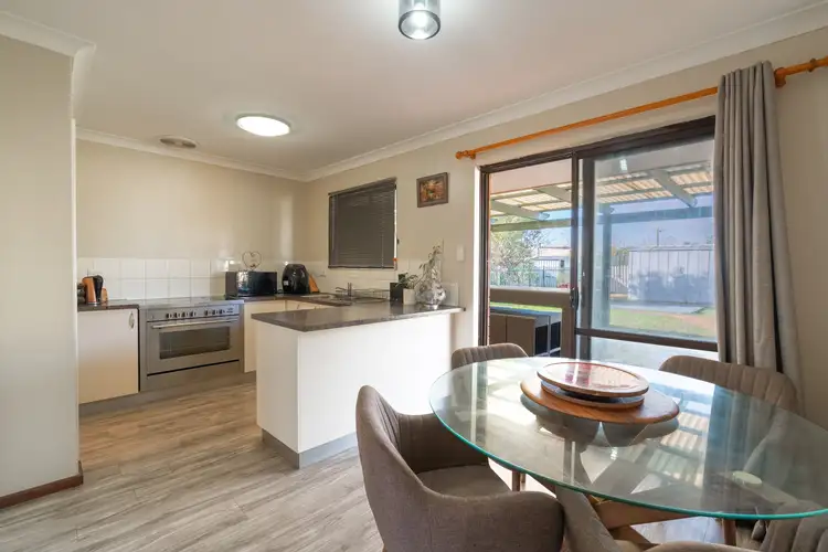 15 Wyola Street, Cooloongup WA 6168
