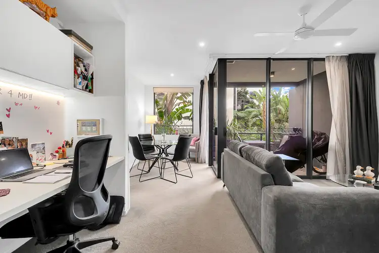 202/18 Hubert Street, Woolloongabba QLD 4102