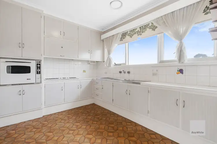 Fifth view of Homely house listing, 4 Rae Court, Bundoora VIC 3083