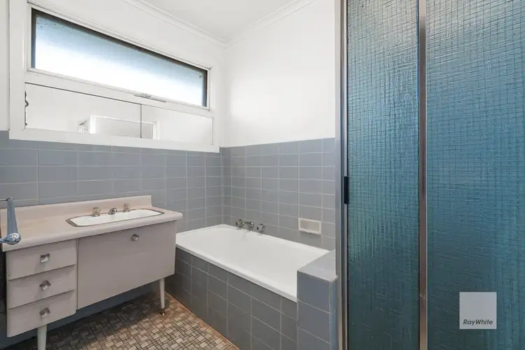 Sixth view of Homely house listing, 4 Rae Court, Bundoora VIC 3083