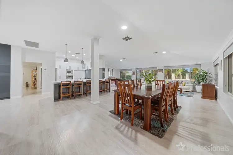 15 Promontory Parade, Ballajura WA 6066