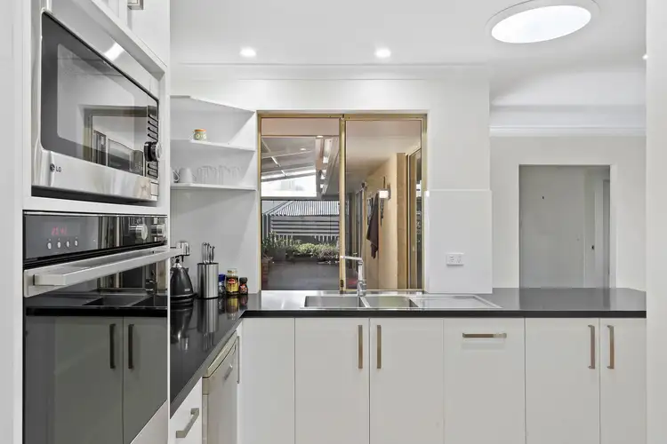 Seventh view of Homely house listing, 5 Tarata Close, Halls Head WA 6210