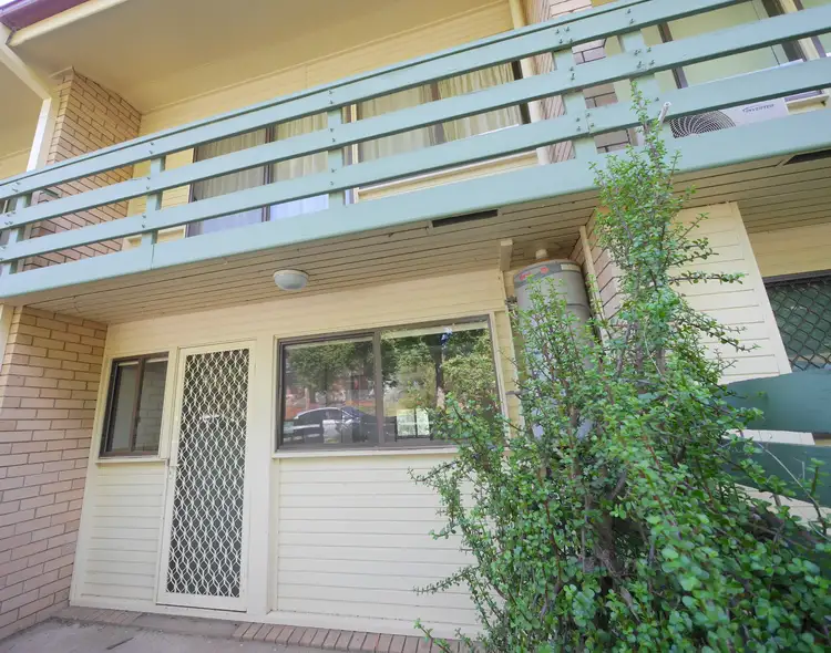 2/1 Saje Court, Cowra NSW 2794