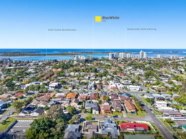 1/6 Mcwilliam Close, Labrador QLD 4215