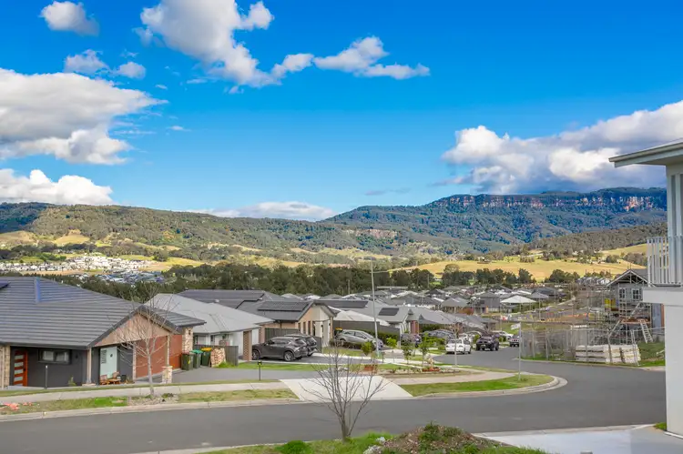 15 Mcnevin Close, Calderwood NSW 2527