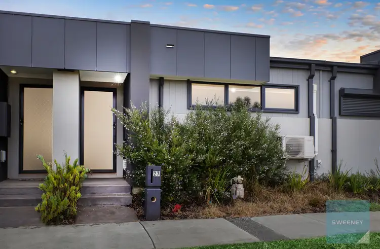 27 Rosebank Walk, Thornhill Park VIC 3335