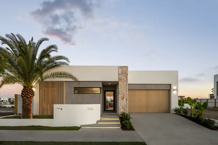 186 Coolum Parade, Newport QLD 4020