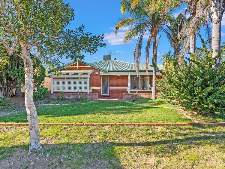 106 Leslie St, Dudley Park WA 6210