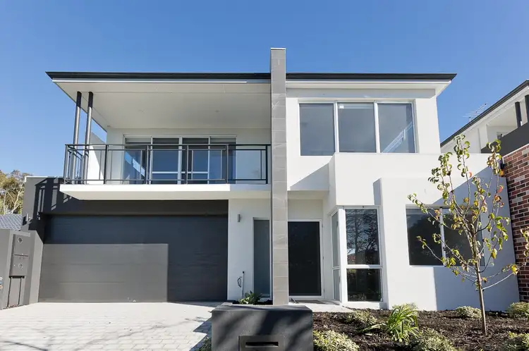 8C Birdwood Circus East, Bicton WA 6157