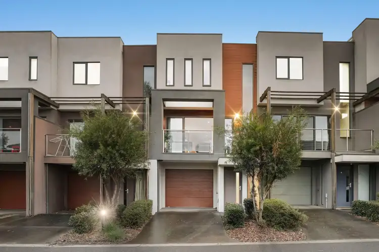 8 Old School Road, Notting Hill VIC 3168