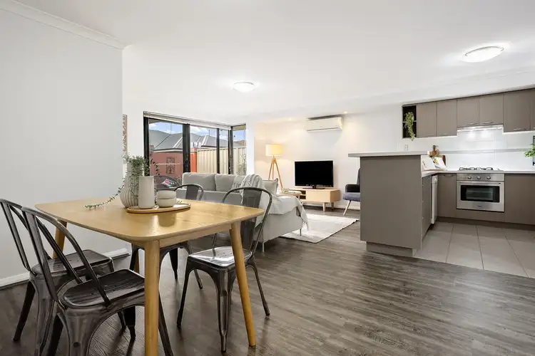 8 Goulburn Approach, Hammond Park WA 6164