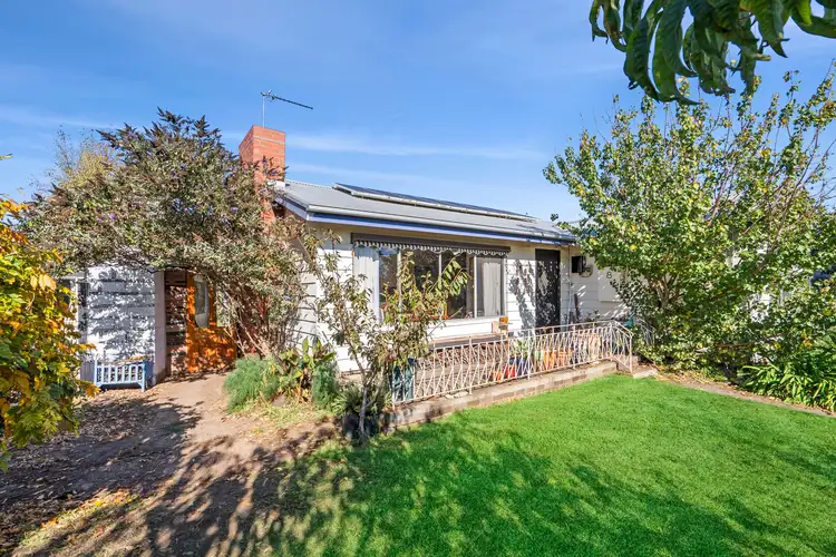 8 Andrew Street, Newcomb VIC 3219