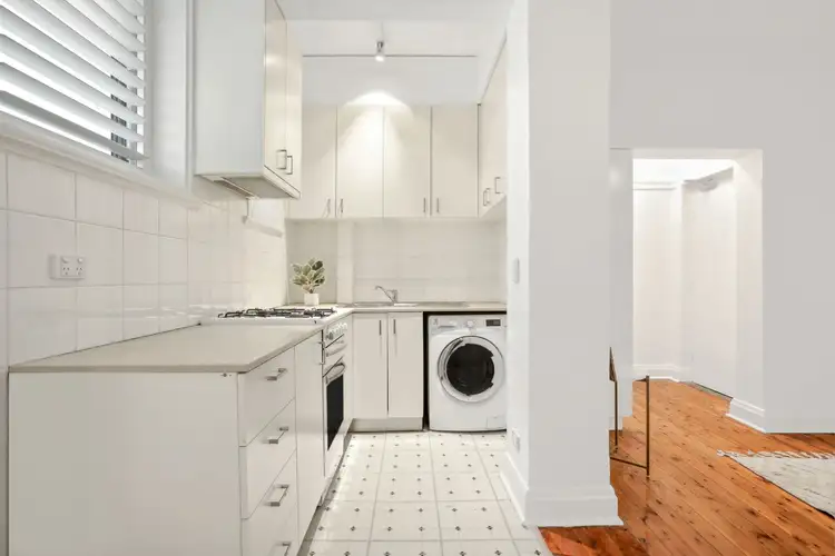 Third view of Homely studio listing, 6/320-324B Victoria Street, Darlinghurst NSW 2010