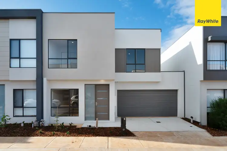 7 Steadfield Circuit, Melton South VIC 3338