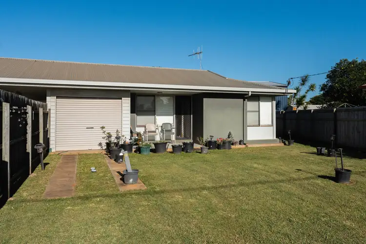1 & 2/3 Mezger Street, Kalkie QLD 4670