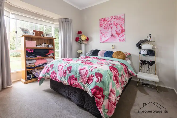 Sixth view of Homely house listing, 1 Pioneer Court, Horsham VIC 3400